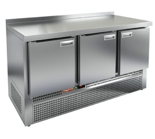 GNE 111/BT стол охл.(-10-18), 3 двери, 1485х700х850мм, ниж.распол.агрегата, HICOLD RUS