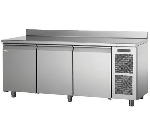 Стол холодильный c бортом APACH Chef Line LTRM122TU Стол холодильный c бортом APACH Chef Line LTRM122TU