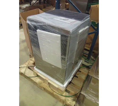 S01_Льдогенератор EKSI серии Cube, модель Cube LLC-220, бункер, кубиковый лёд