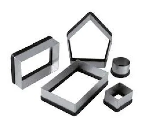 MARTELLATO SRL. Вырубка 30CH001 (пряничный домик, 120х138мм, h 140мм)