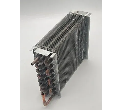 Батарея конденсатора CM110 (3х9х240,квадр) с технол.патрубком д/шкафа хол.среднетем.CM105-S (ШХ-0.5)